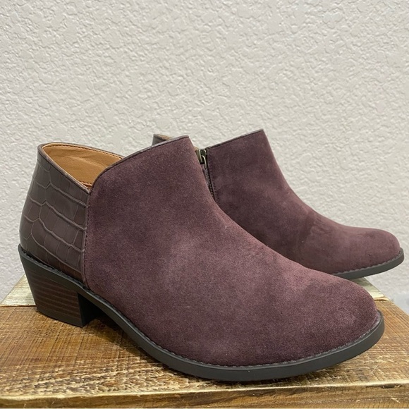 Vionic Marissa Suede Chocolate Ankle Booties Size 7 - Picture 2 of 8